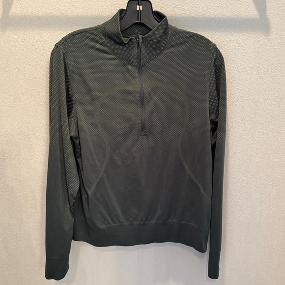 lululemon Swiftly Relaxed Fit 1/2 Zip - Picture 2 of 6